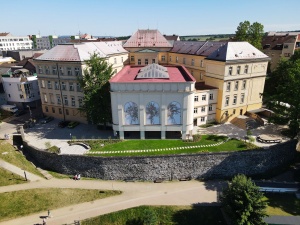 Gymnázium Tábor – terasy nad Jordánem – fotografie 1